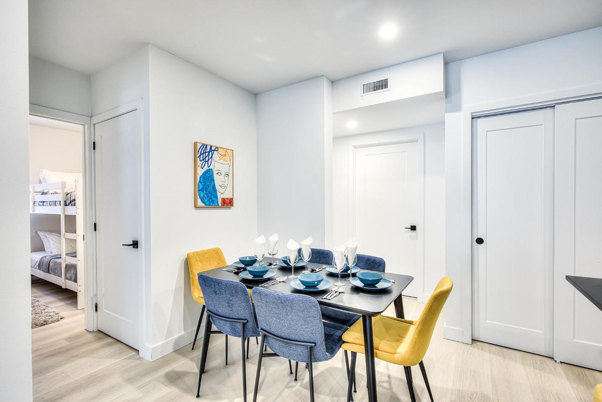 Restful Nights, Adventure Days Await! Apartamento Montreal