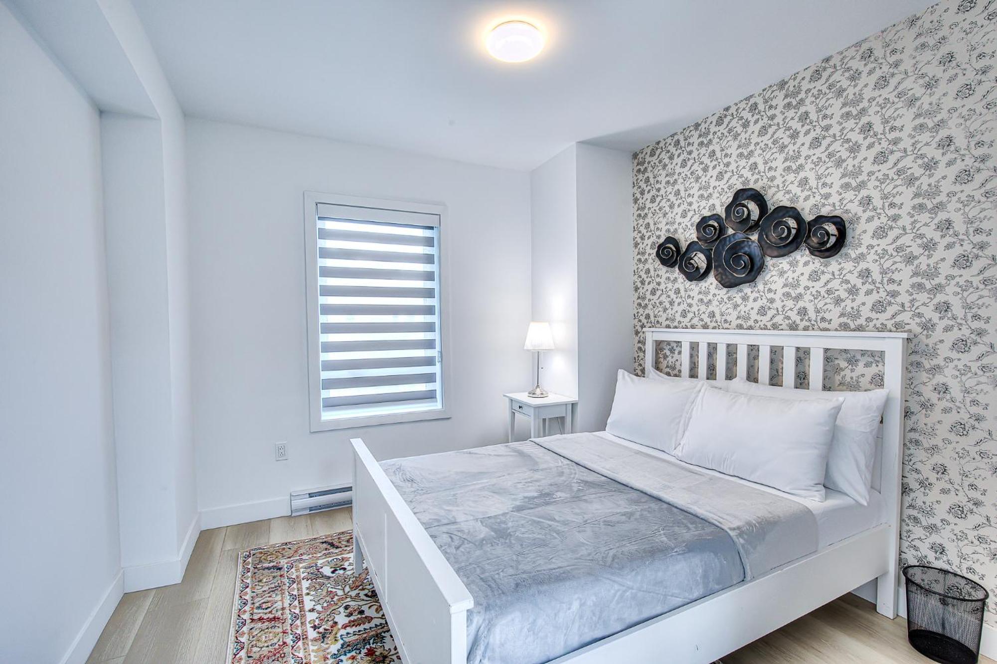 Restful Nights, Adventure Days Await! Apartamento Montreal
