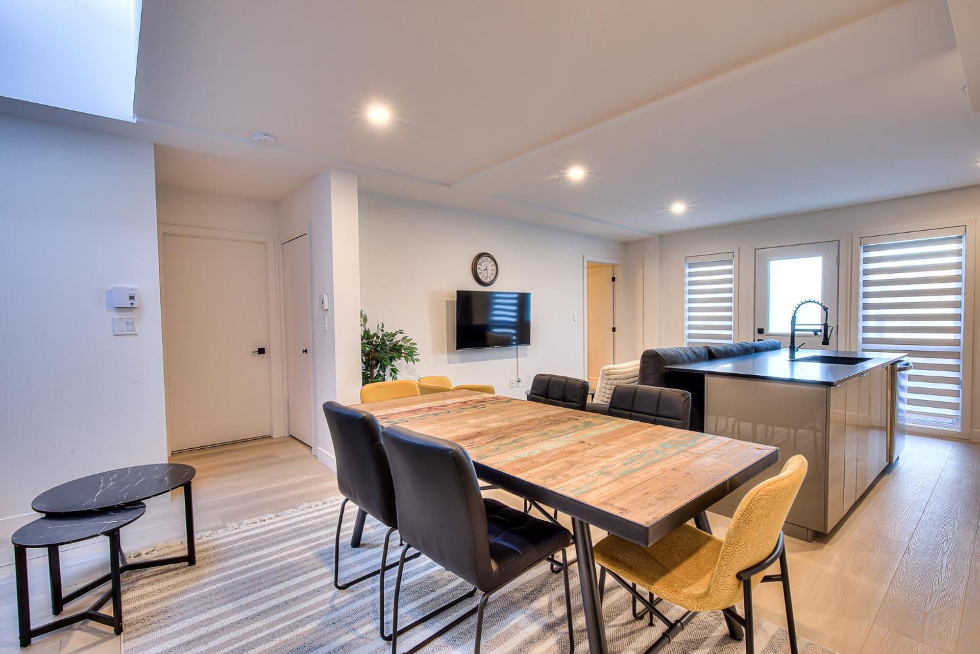 Restful Nights, Adventure Days Await! Apartment